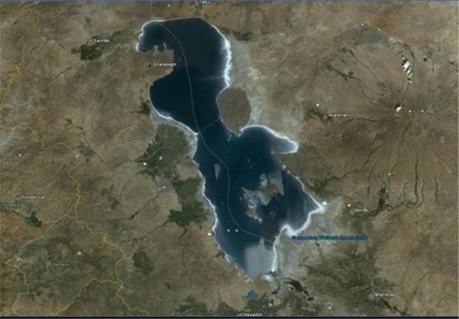 حال ناخوش دریاچه ارومیه؛ کاهش ۴۲ درصدی حجم آب دریاچه