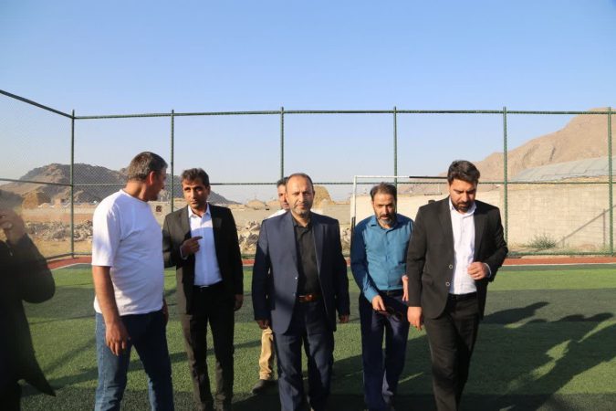 افتتاح همزمان زمین‌های ورزشی چمن مصنوعی در روستاهای تمر و گبرآباد به مناسبت هفته دولت
