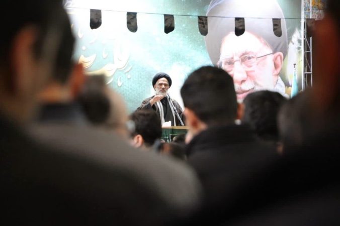 مردم دوشادوش نیروهای مسلح برای دفاع از کشور آماده هستند