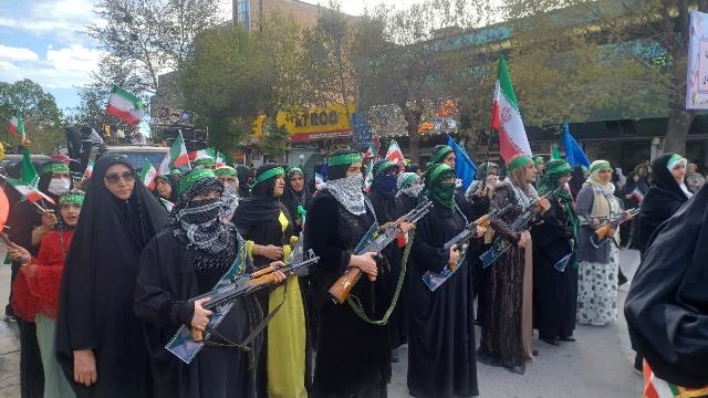 دختران جانفدای ایران در سلماس به خیابان آمدند